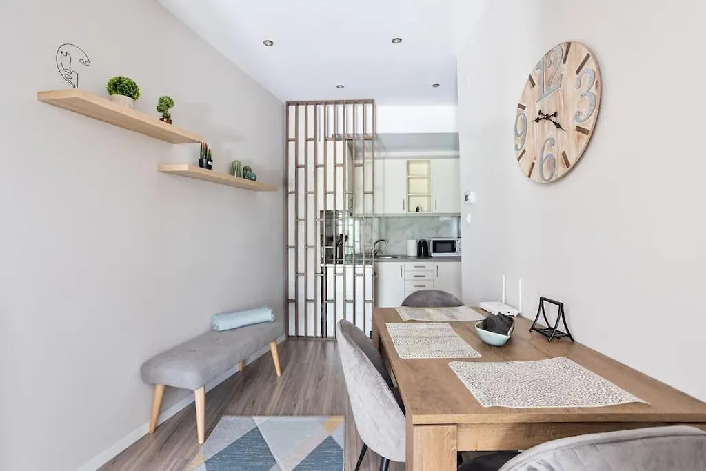 Sunny Retro Apartment Near Centre Салоники 0*,  Греция